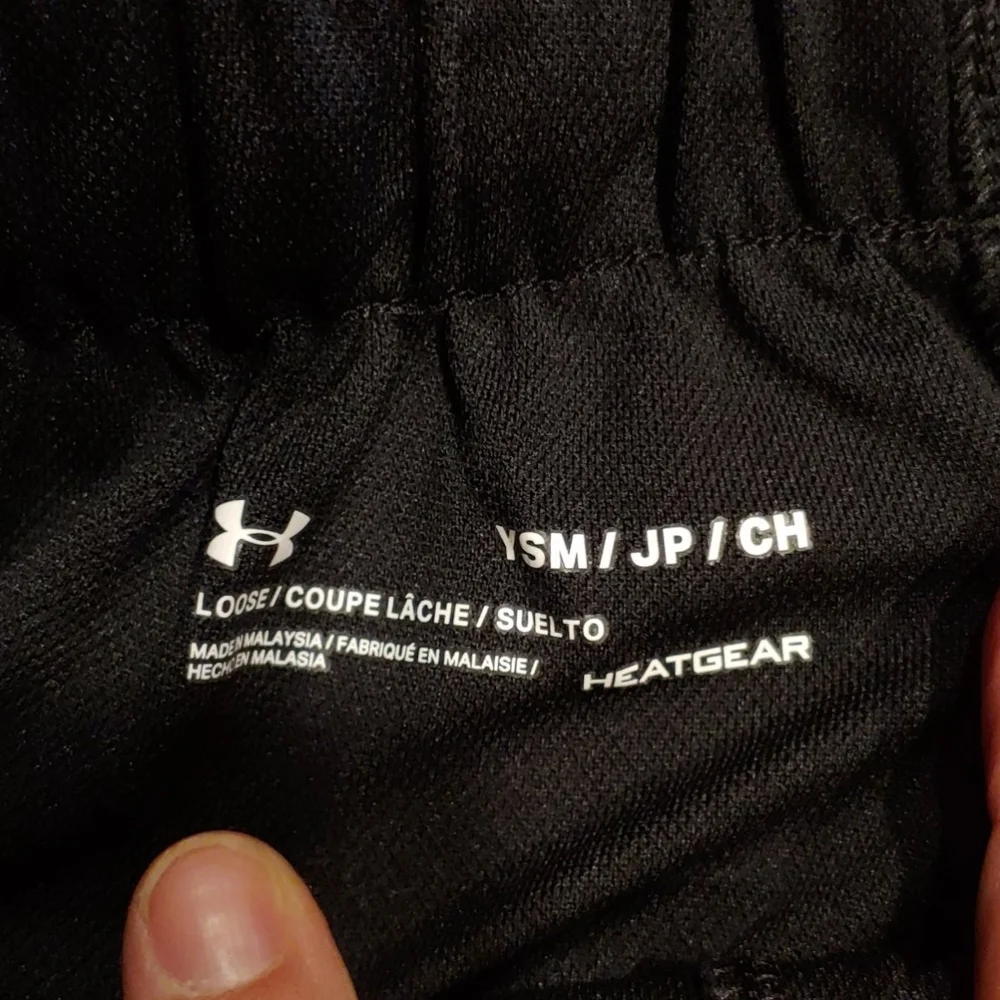 NWOT Under Armour Shorts Size Small